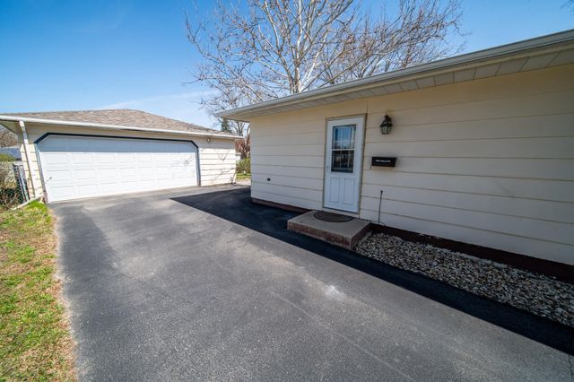 979 18th Street SE, Rochester, MN 55904