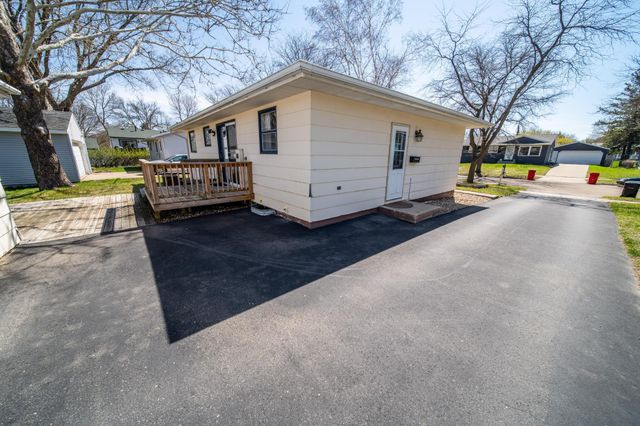 979 18th Street SE, Rochester, MN 55904