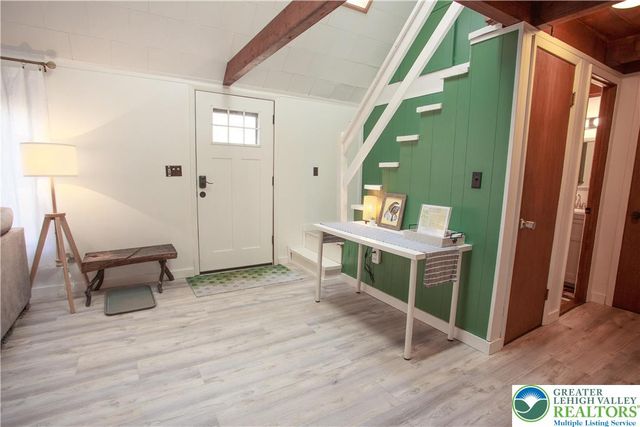 111 Oswayo Drive, Coolbaugh Twp, PA 18347