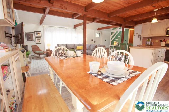 111 Oswayo Drive, Coolbaugh Twp, PA 18347