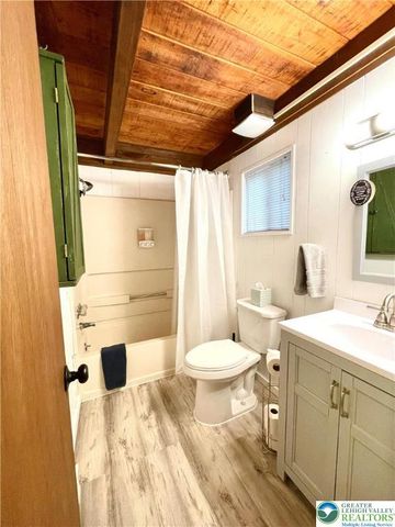 111 Oswayo Drive, Coolbaugh Twp, PA 18347