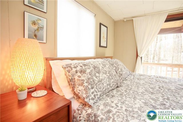 111 Oswayo Drive, Coolbaugh Twp, PA 18347