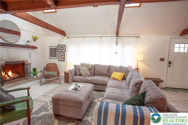 111 Oswayo Drive, Coolbaugh Twp, PA 18347