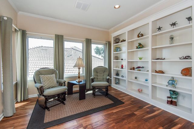 313 Harborside Circle, Kemah, TX 77565