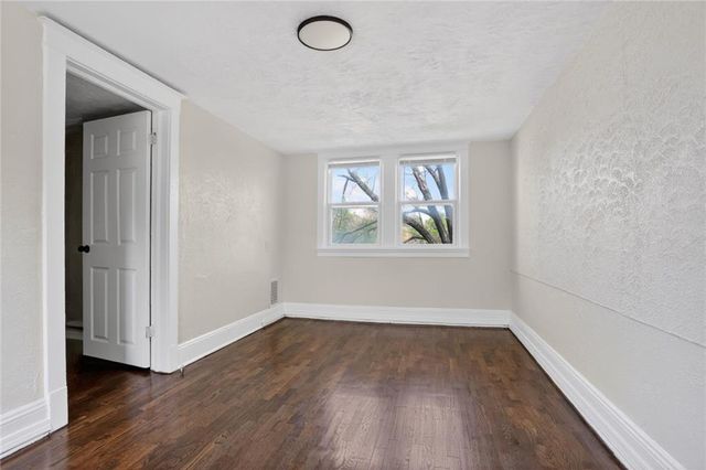 4121 E 56th Street, Kansas City, MO 64130