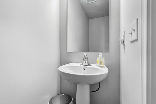 1325 Ellery Grove Court, Vicksburg, MI 49097