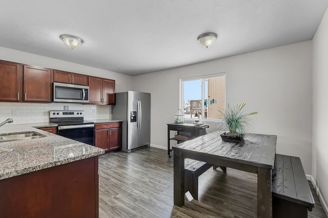 1325 Ellery Grove Court, Vicksburg, MI 49097