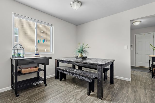 1325 Ellery Grove Court, Vicksburg, MI 49097