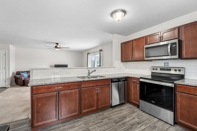 1325 Ellery Grove Court, Vicksburg, MI 49097