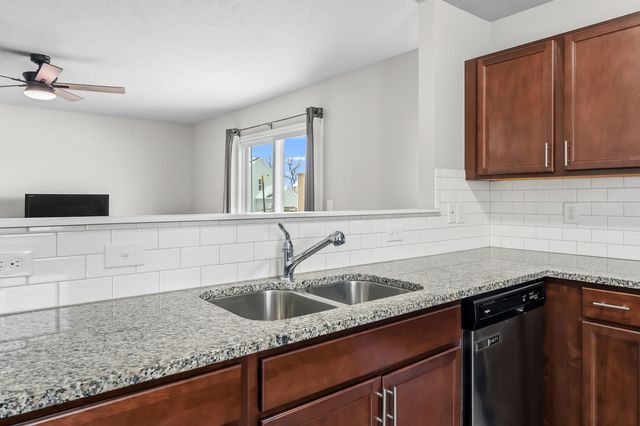 1325 Ellery Grove Court, Vicksburg, MI 49097