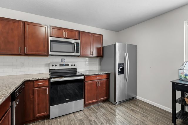 1325 Ellery Grove Court, Vicksburg, MI 49097