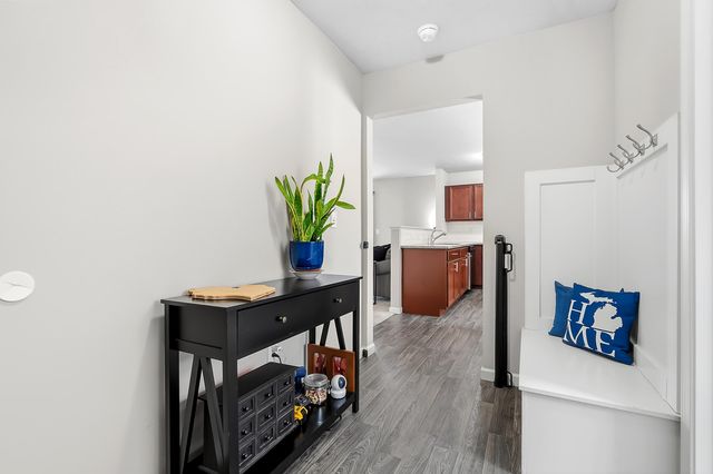 1325 Ellery Grove Court, Vicksburg, MI 49097