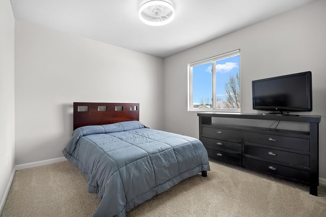 1325 Ellery Grove Court, Vicksburg, MI 49097