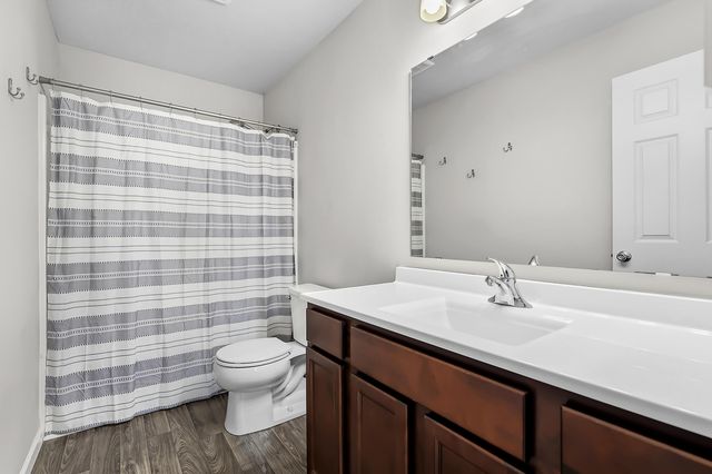 1325 Ellery Grove Court, Vicksburg, MI 49097