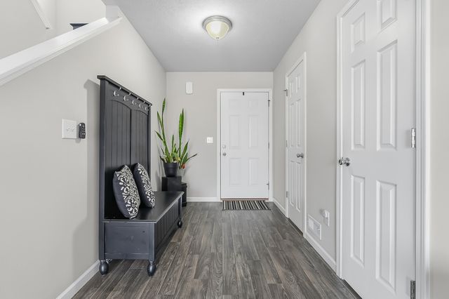 1325 Ellery Grove Court, Vicksburg, MI 49097