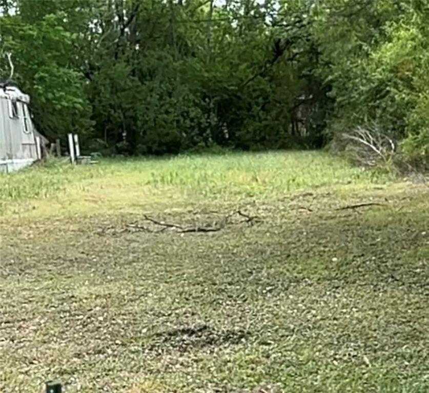405 North Shaw Street, Caldwell, TX 77836 — exterior