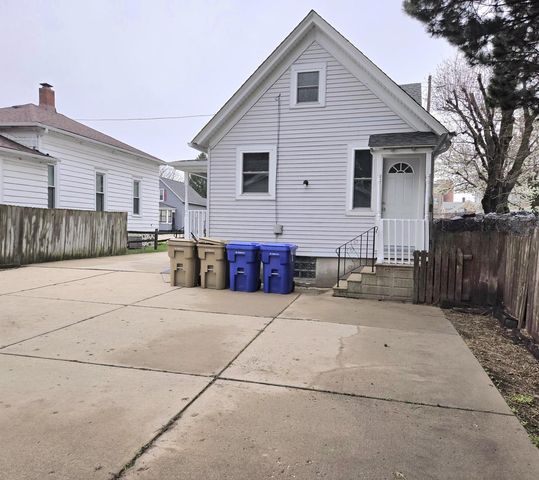 5807 22nd AVENUE, Kenosha, WI 53140