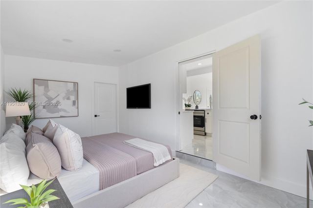 4041 NE 15th Ter, Pompano Beach, FL 33064