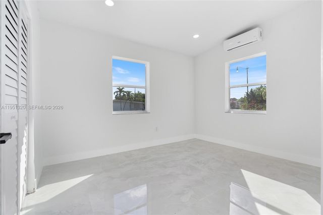 4041 NE 15th Ter, Pompano Beach, FL 33064