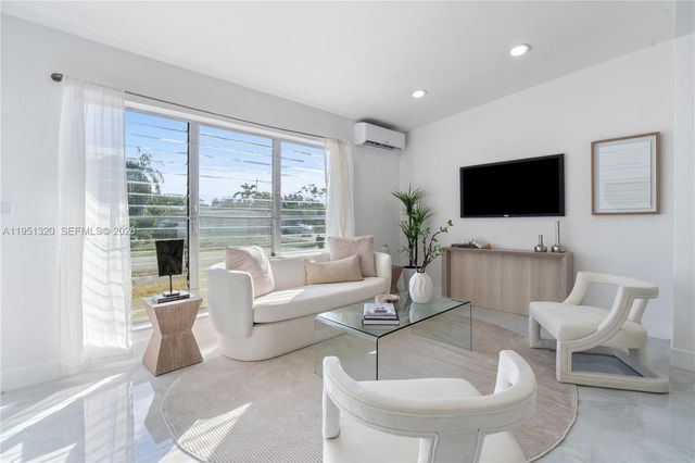 4041 NE 15th Ter, Pompano Beach, FL 33064