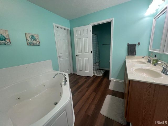 9512 W Thurston Court, Yorktown, IN 47396