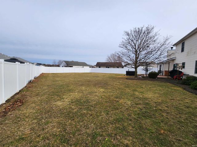 9512 W Thurston Court, Yorktown, IN 47396