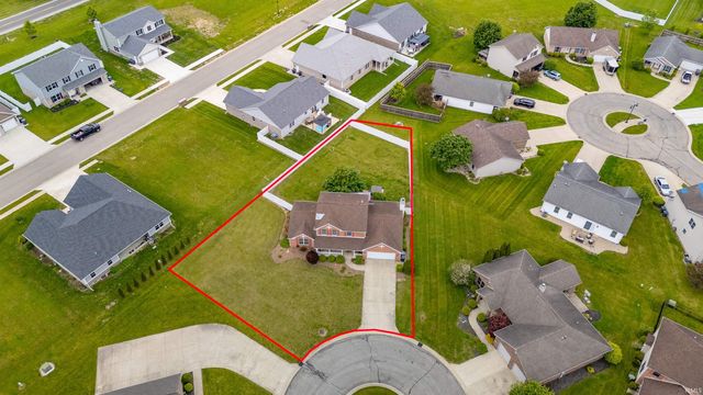 9512 W Thurston Court, Yorktown, IN 47396