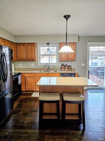 9512 W Thurston Court, Yorktown, IN 47396