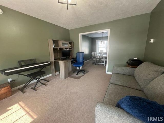 9512 W Thurston Court, Yorktown, IN 47396