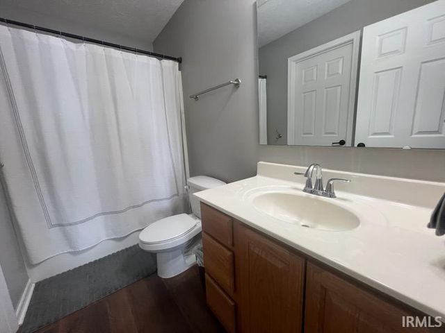 9512 W Thurston Court, Yorktown, IN 47396