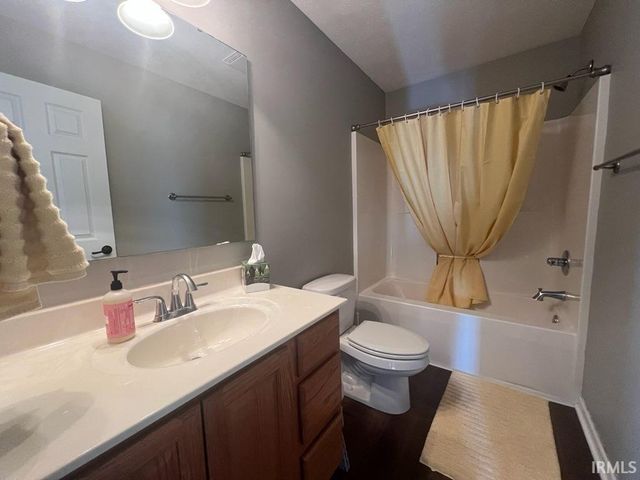 9512 W Thurston Court, Yorktown, IN 47396