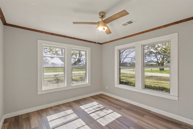 400 S Garrett Avenue, Garrett, TX 75119