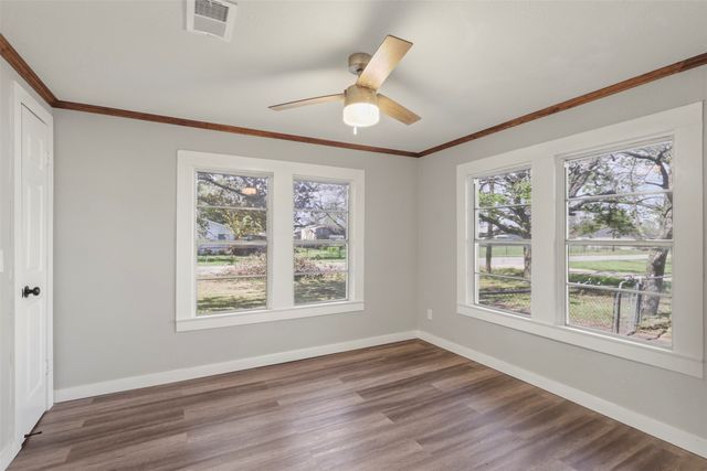 400 S Garrett Avenue, Garrett, TX 75119