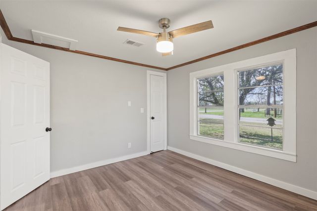 400 S Garrett Avenue, Garrett, TX 75119