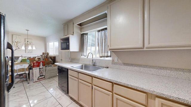 7353 Rollingwood Blvd, Citrus Heights, CA 95621