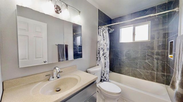 7353 Rollingwood Blvd, Citrus Heights, CA 95621