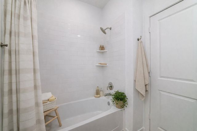 6215 Twisted Knoll Court, Magnolia, TX 77354