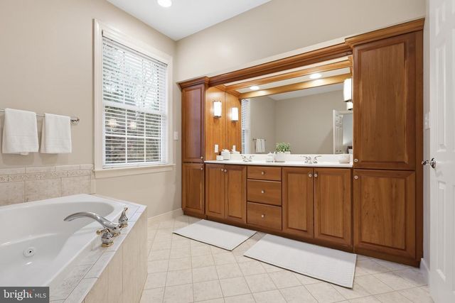 653 MILLRACE LN, Rockland, DE 19732