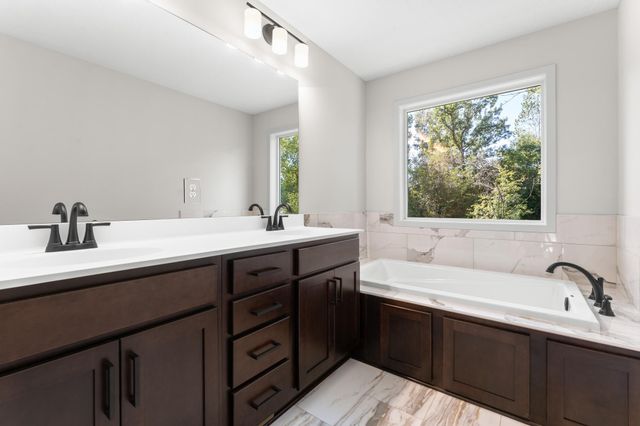 578 Sienna Drive, Watertown, MN 55315