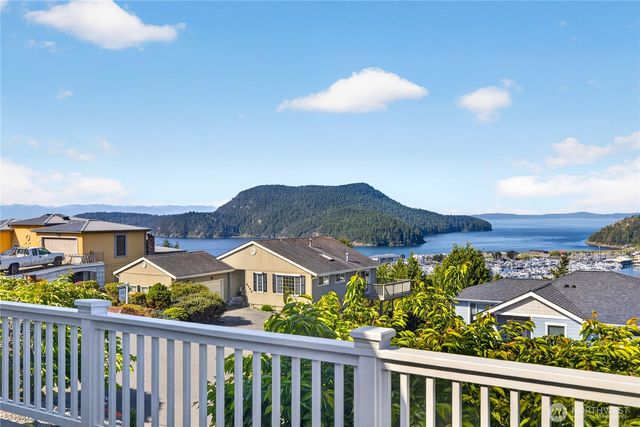 2017 Piper Circle, Anacortes, WA 98221