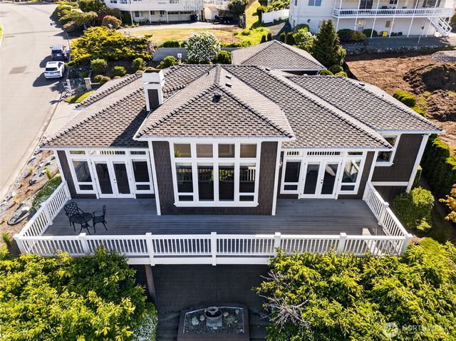 2017 Piper Circle, Anacortes, WA 98221