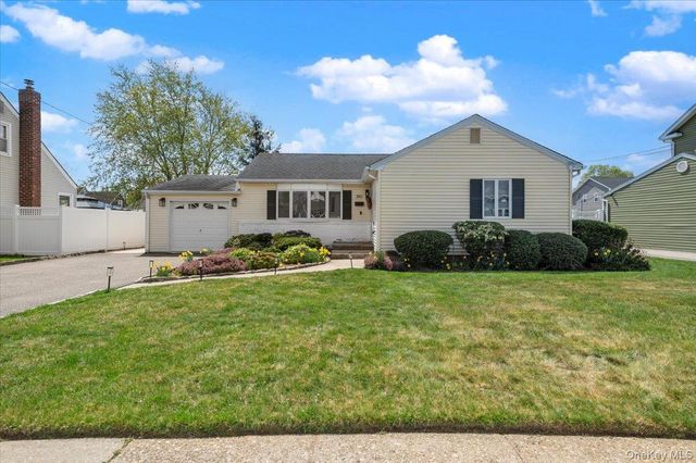 340 N Boston Avenue, Massapequa, NY 11758