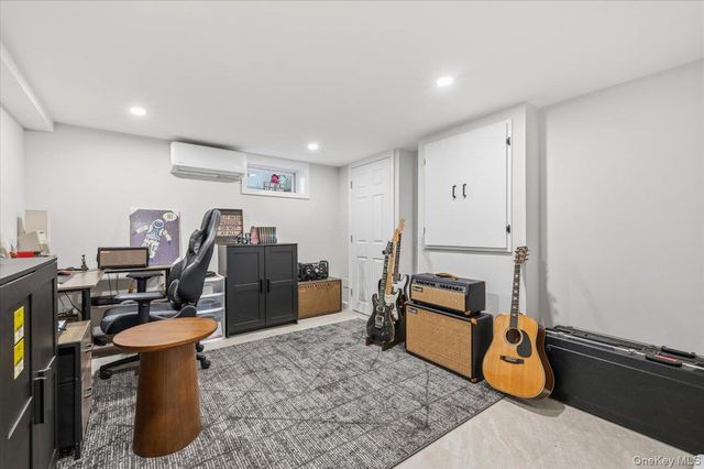 340 N Boston Avenue, Massapequa, NY 11758