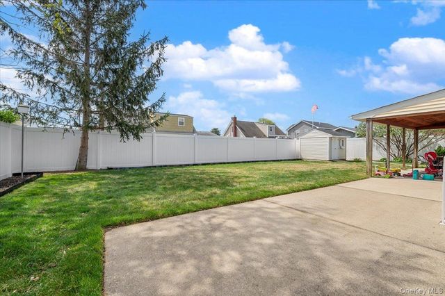 340 N Boston Avenue, Massapequa, NY 11758