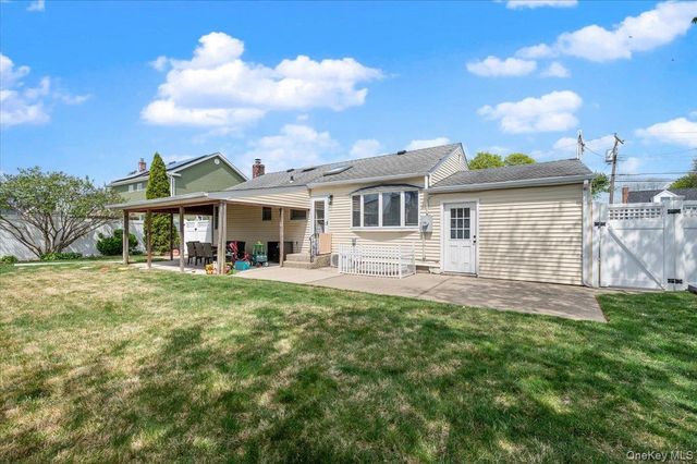 340 N Boston Avenue, Massapequa, NY 11758