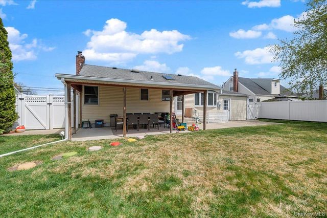 340 N Boston Avenue, Massapequa, NY 11758