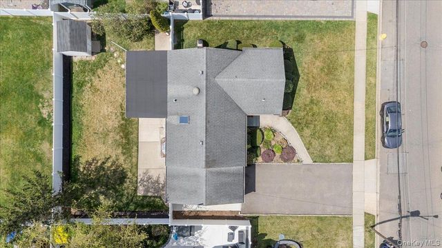 340 N Boston Avenue, Massapequa, NY 11758