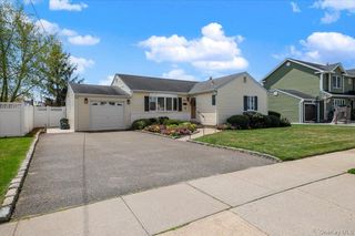 340 N Boston Avenue, Massapequa, NY 11758