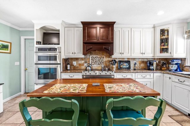 207 Loudville Road, Easthampton, MA 01027