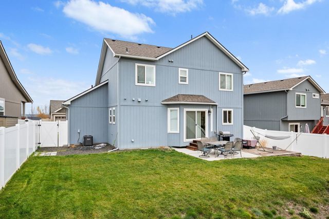 18224 E Selkirk Estates Rd, Greenacres, WA 99016